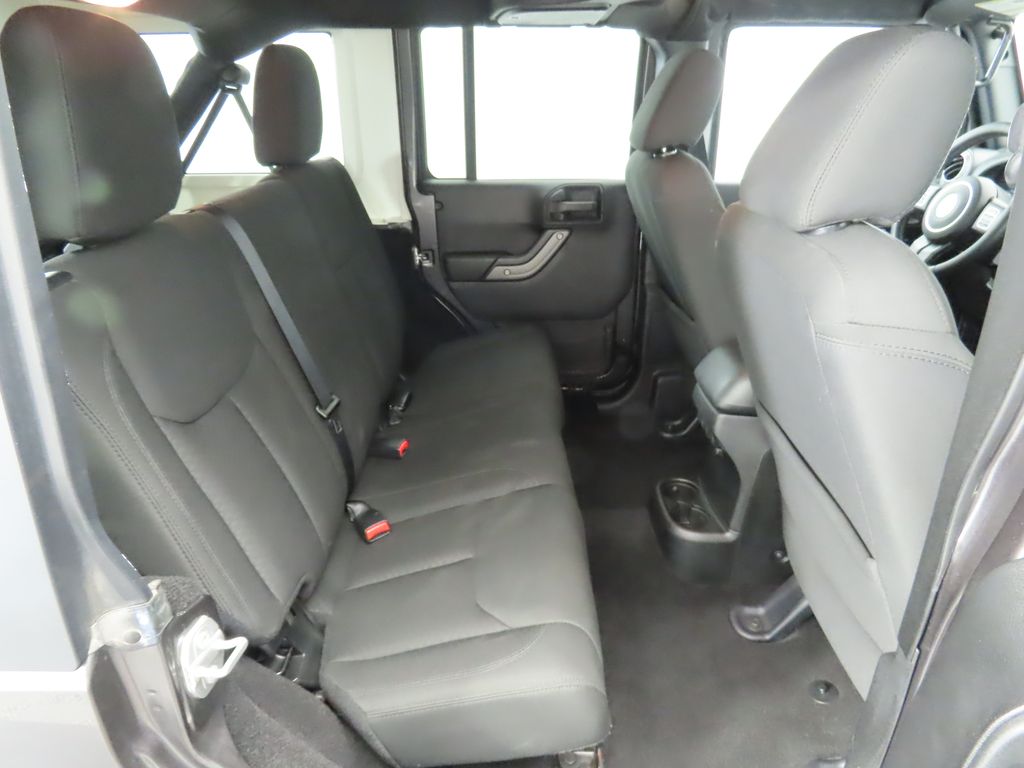 2016 Jeep Wrangler Unlimited Sport 21