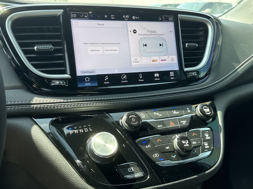 2026 Chrysler Pacifica Select White at River Oaks CDJR