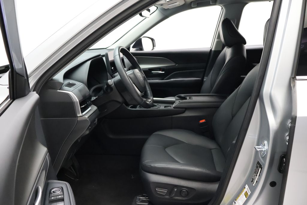 Thumbnail: 2025 Toyota Grand Highlander - 14