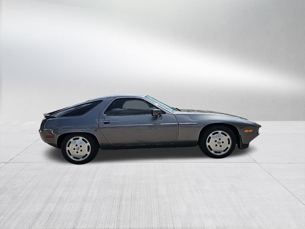 1986 Porsche 928 S 4