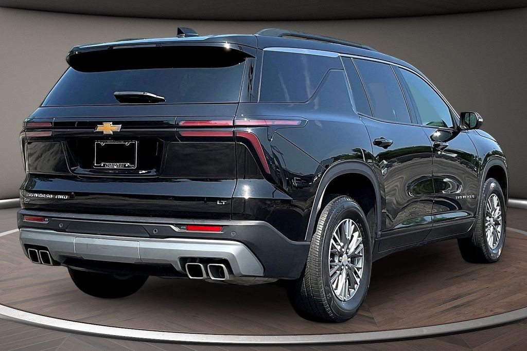 Used 2024 Chevrolet Traverse SUV
