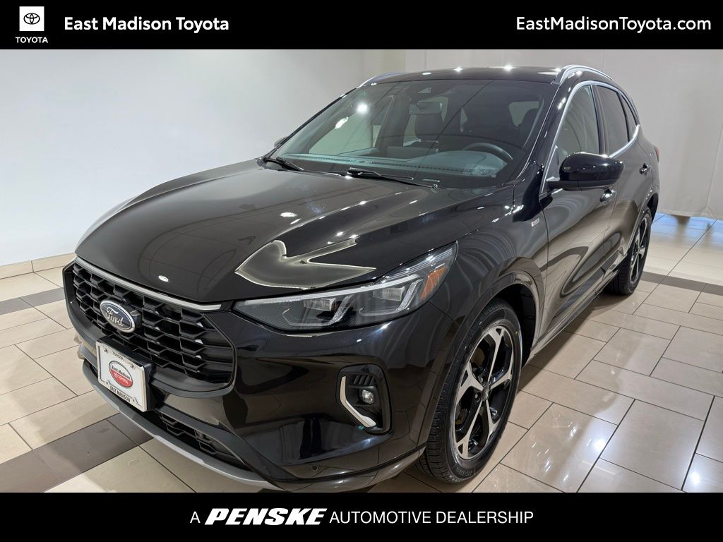 Thumbnail: 2023 Ford Escape - 1