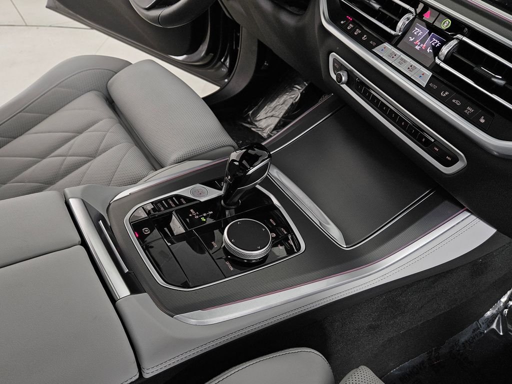 Thumbnail: 2023 BMW X5 - 15