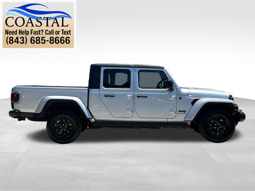 2022 Jeep Gladiator Altitude Silver at Bob King Buick GMC