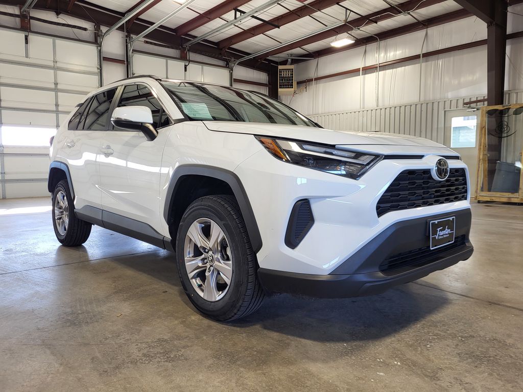 2022 Toyota RAV4 XLE 7