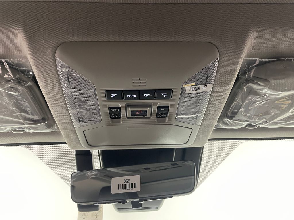 Thumbnail: 2025 Toyota RAV4 - 32