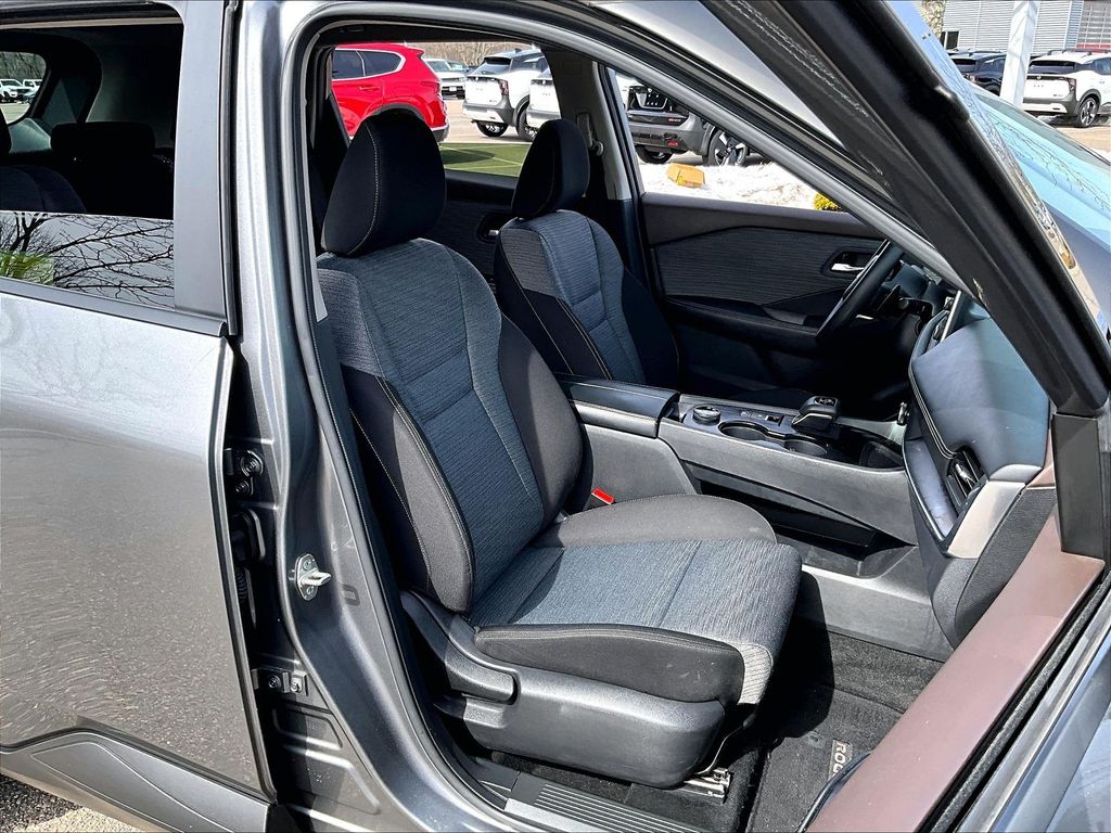 2023 Nissan Rogue — photo 11