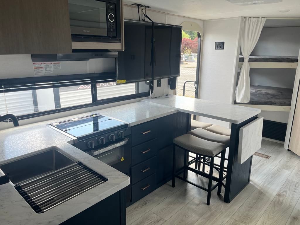 2025 Prime Time Avenger 25 MKB Travel Trailer