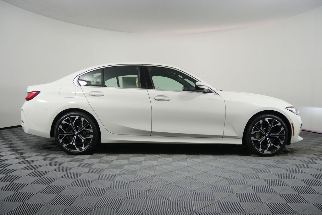 Thumbnail: 2026 BMW 3 Series - 2