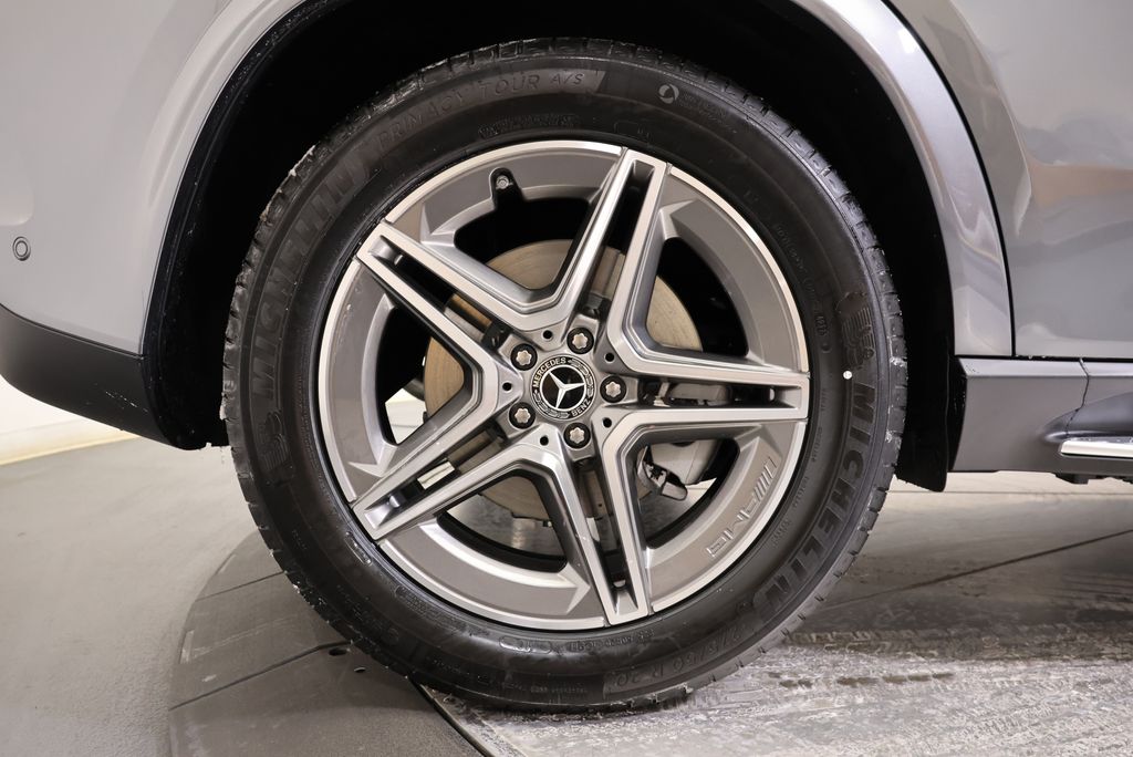 Thumbnail: 2026 Mercedes-Benz GLE - 13