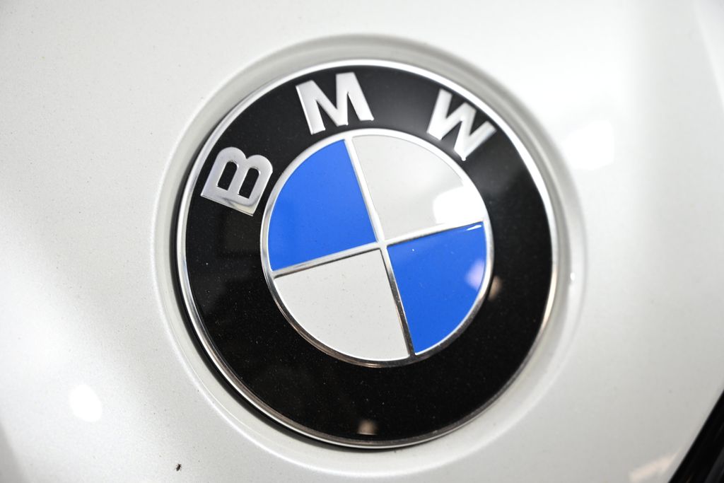 Thumbnail: 2026 BMW 7 Series - 13