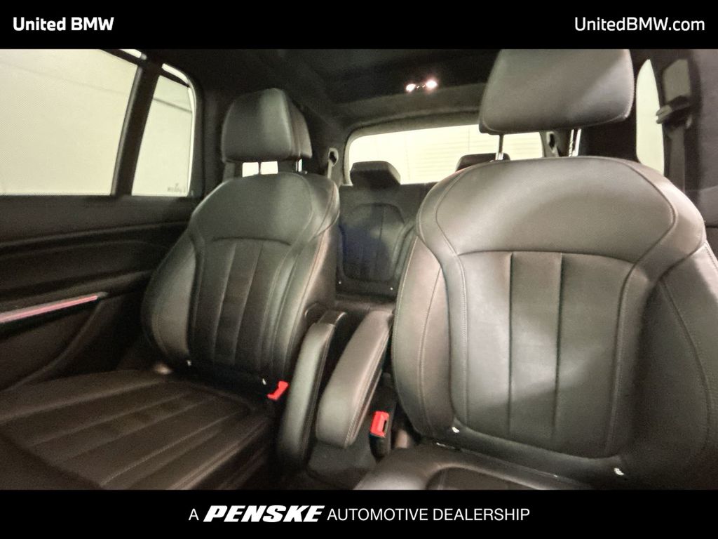 Thumbnail: 2021 BMW X7 - 21