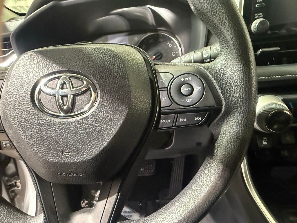 Thumbnail: 2019 Toyota RAV4 - 25