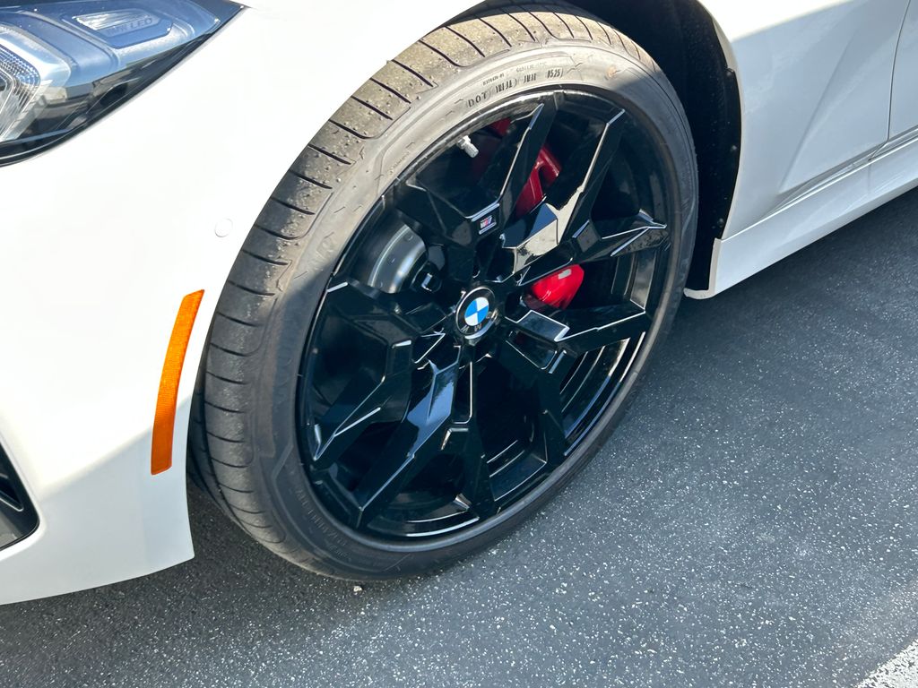 Thumbnail: 2025 BMW 3 Series - 3
