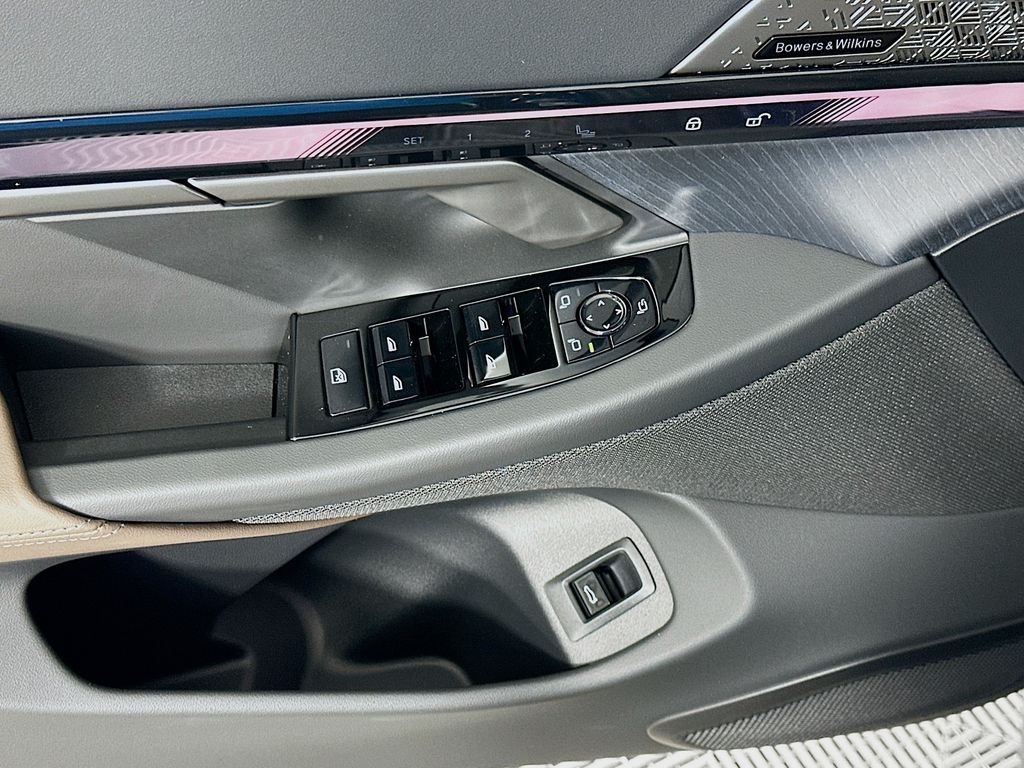 Thumbnail: 2026 BMW i5 - 20