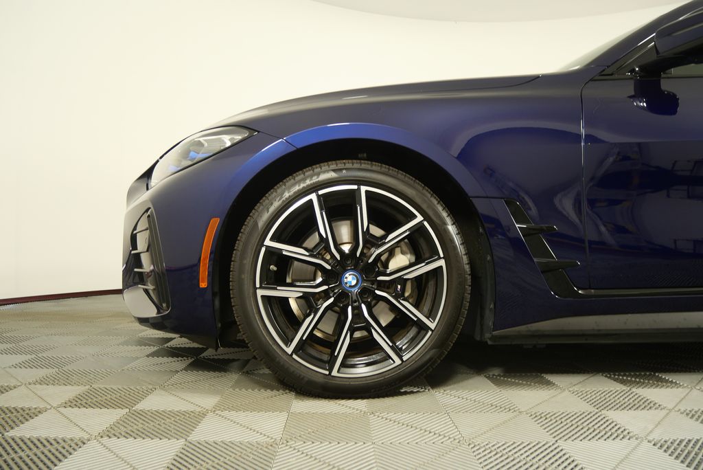 Thumbnail: 2022 BMW i4 - 7
