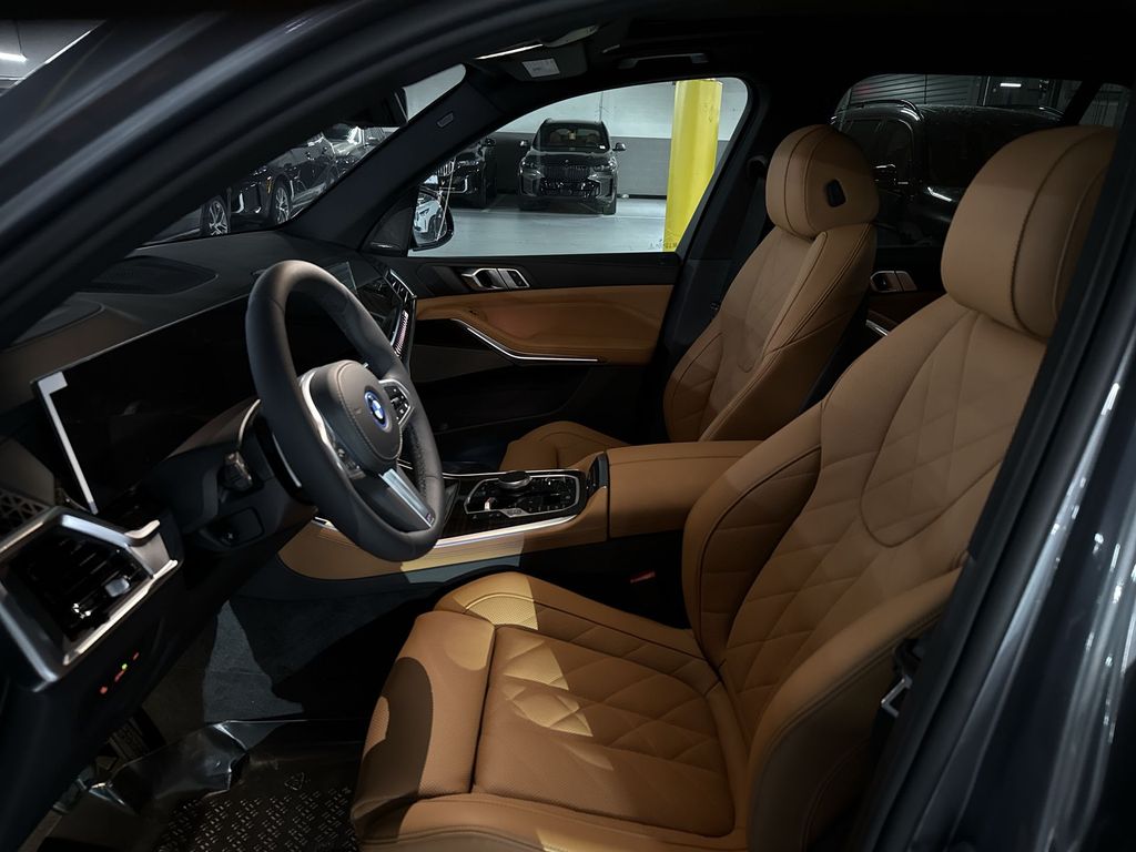 Thumbnail: 2026 BMW X5 - 11