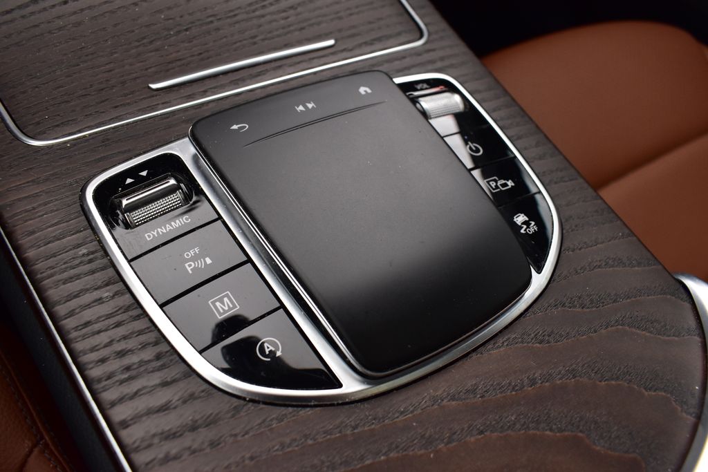 Thumbnail: 2021 Mercedes-Benz GLC - 22