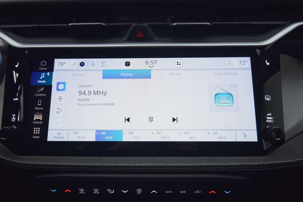 new 2026 Jeep Cherokee car, priced at $33,284
