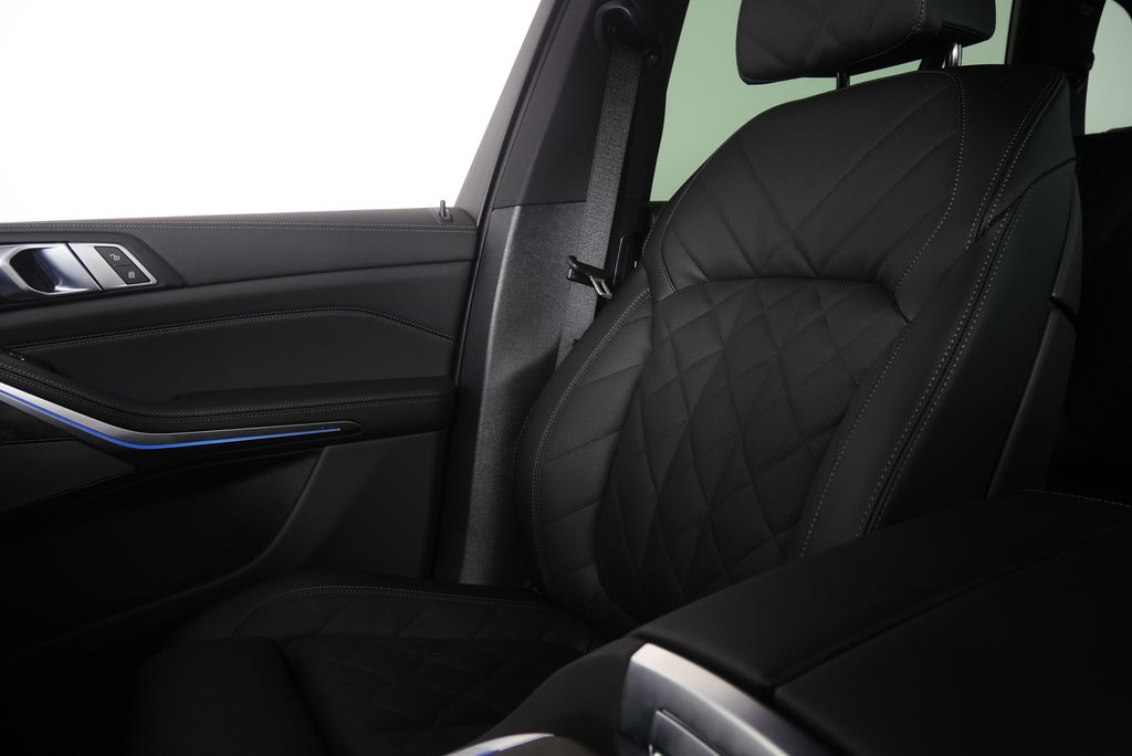 Thumbnail: 2026 BMW X5 - 19