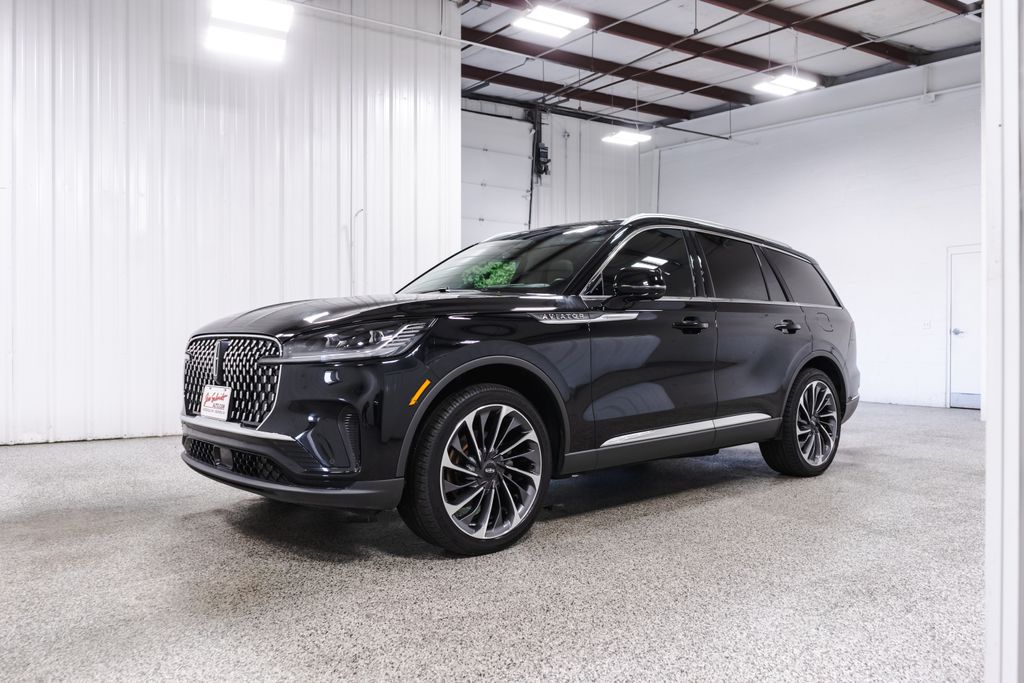 Infinite Black Metallic Clearcoat 2025 Lincoln Aviator SUV / Crossover All-Wheel Drive Automatic