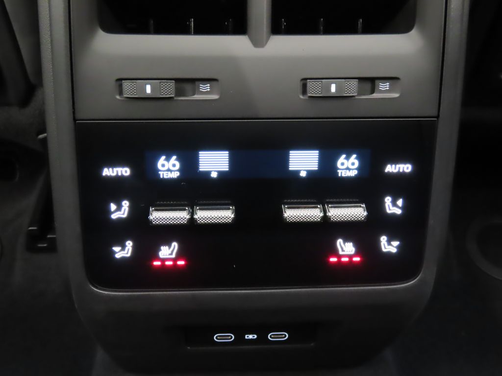 Thumbnail: 2025 Porsche Macan - 32