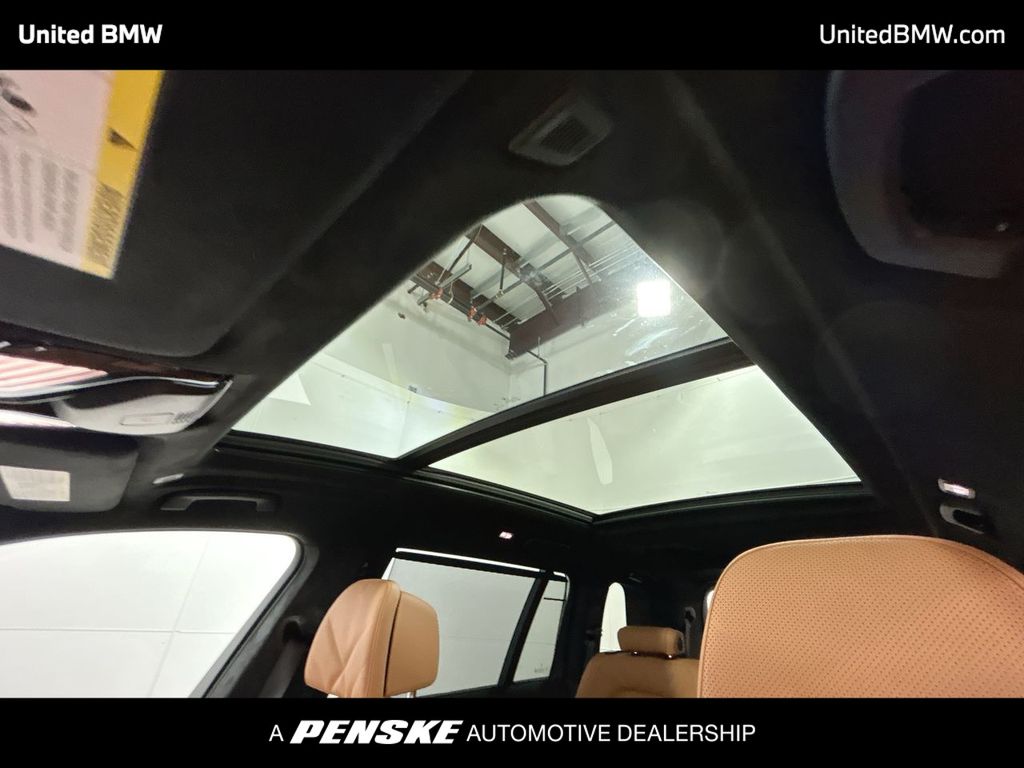 Thumbnail: 2026 BMW X7 - 20