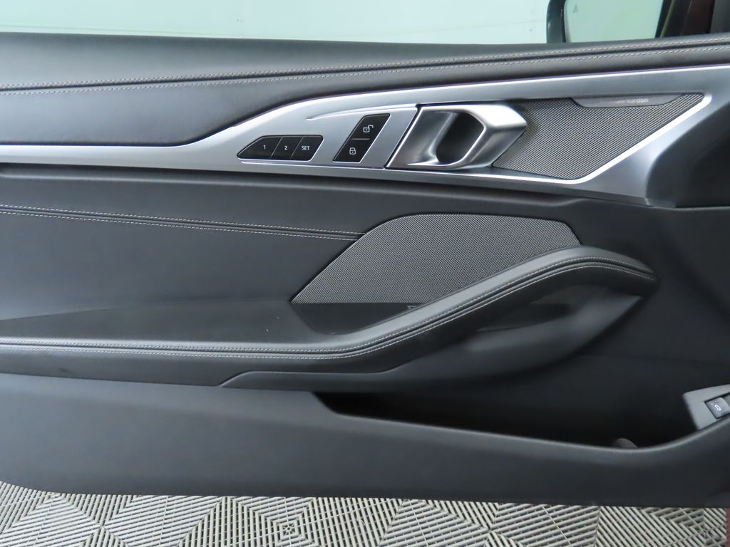 Thumbnail: 2022 BMW 8 Series - 25
