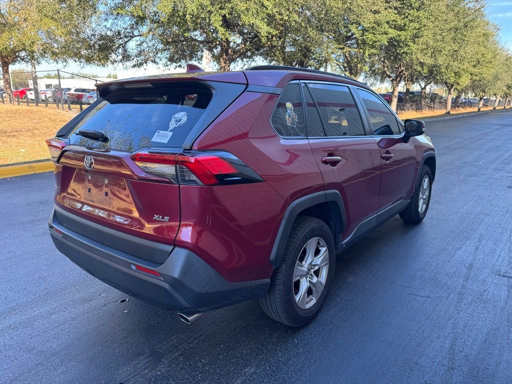 2021 Toyota RAV4 XLE 5