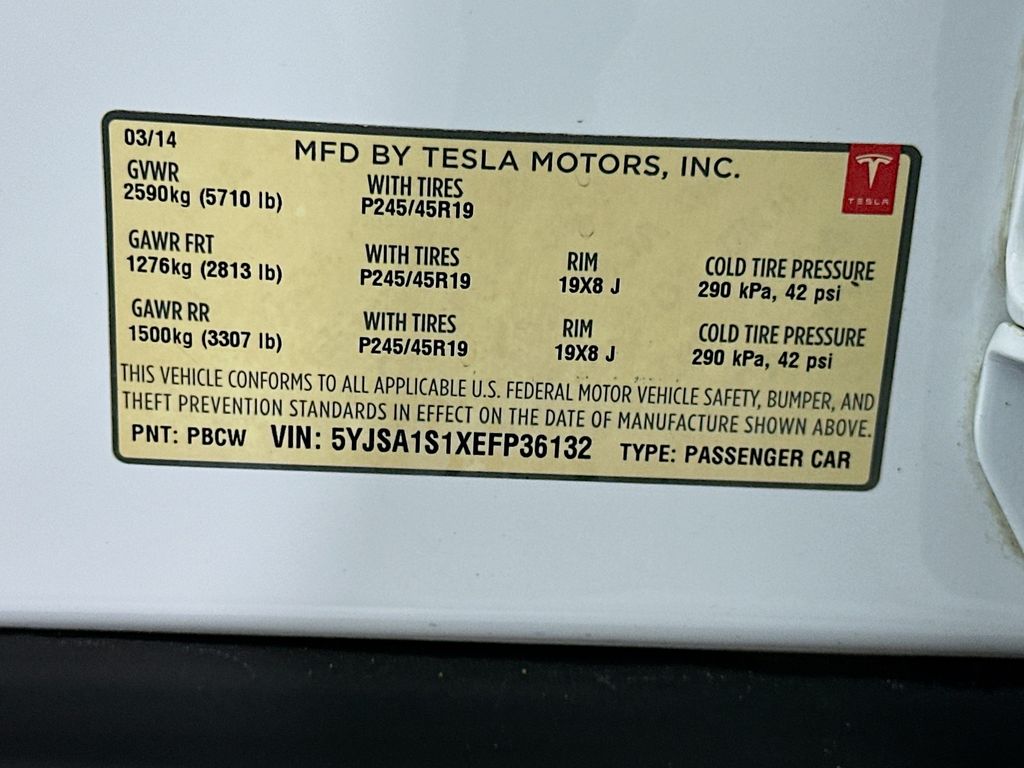 Thumbnail: 2014 Tesla Model S - 32