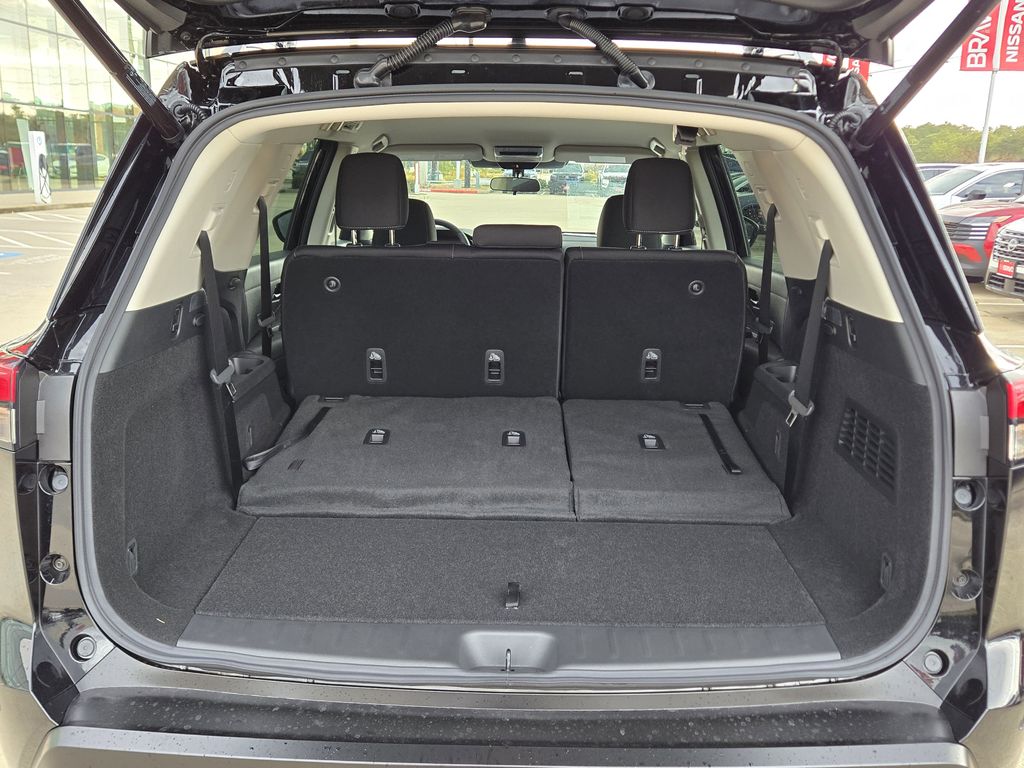2026 Nissan Pathfinder SV - 4