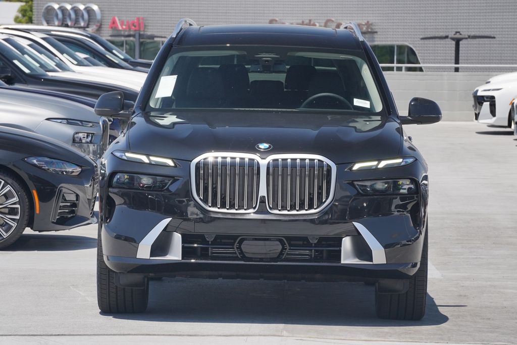 2025 BMW X7 xDrive40i 2