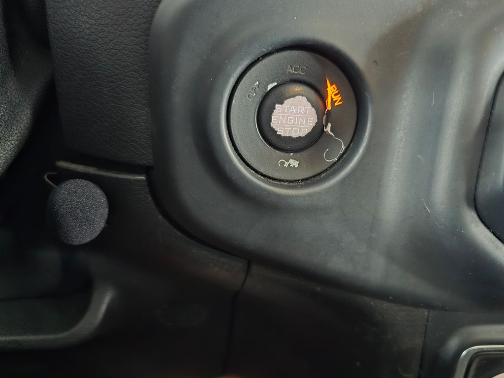 Thumbnail: 2019 Jeep Wrangler - 19