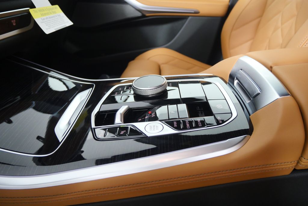 Thumbnail: 2026 BMW X5 - 21