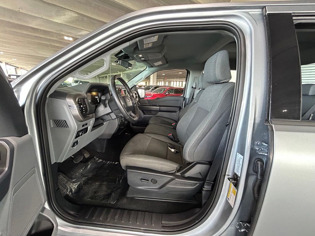 Used 2025 Silver Metallic Ford XLT image 25