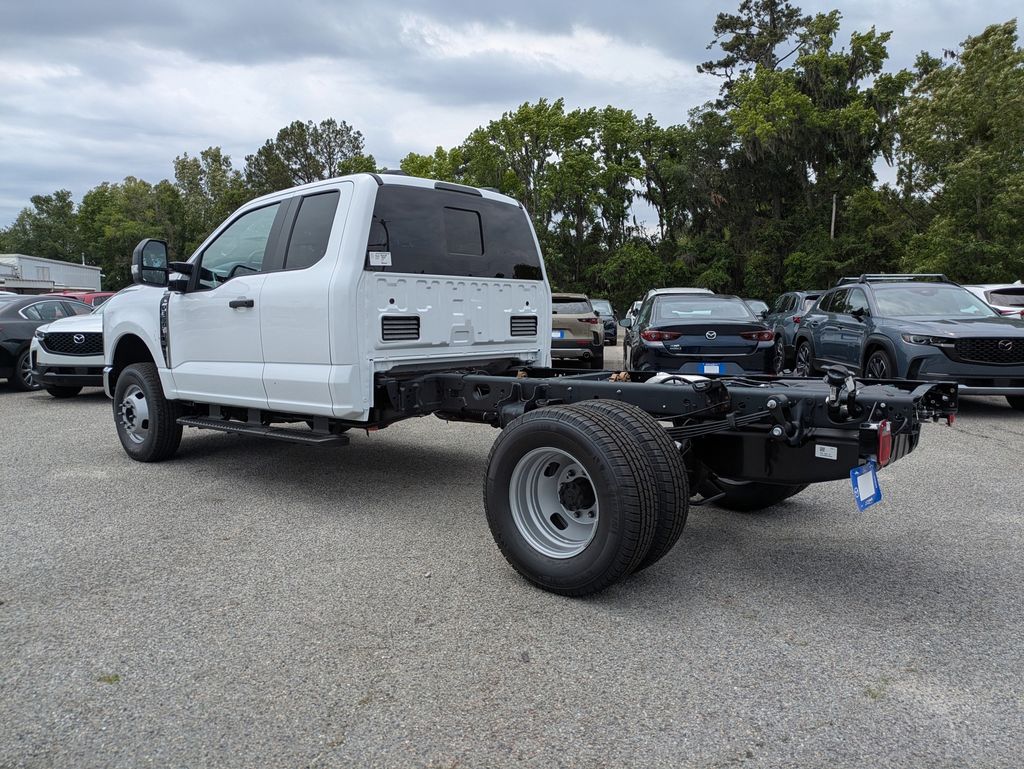 2026 Ford F-350 Chassis XL