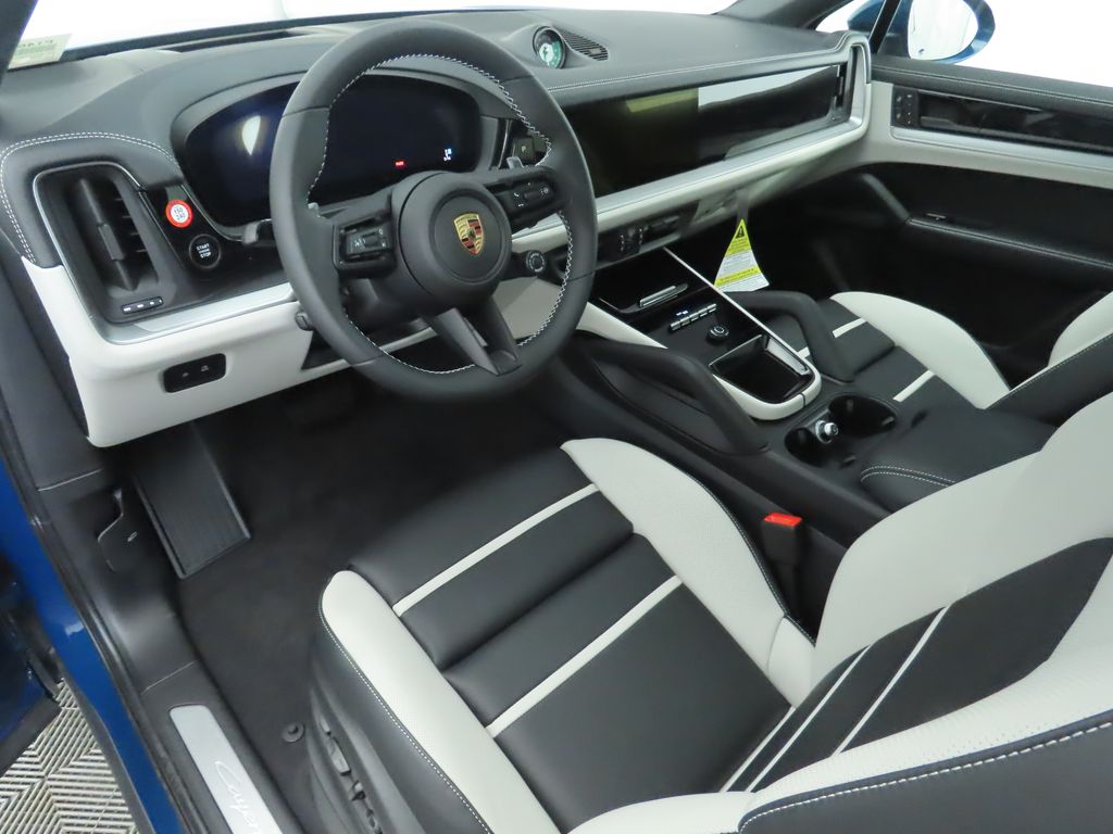 Thumbnail: 2025 Porsche  - 4