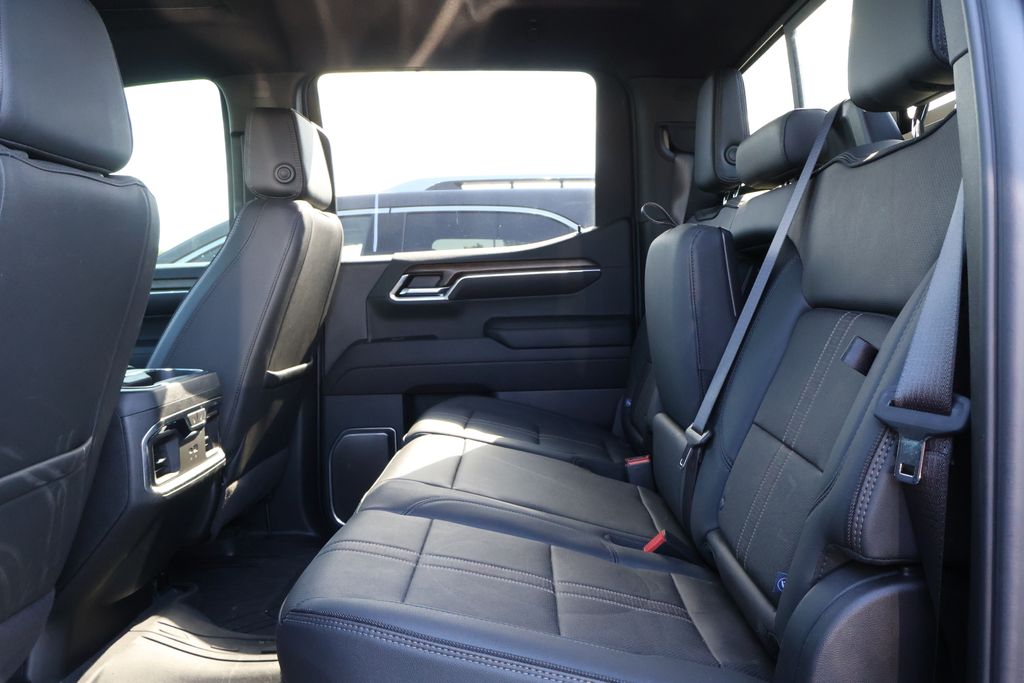 Thumbnail: 2024 Chevrolet Silverado 1500 - 32