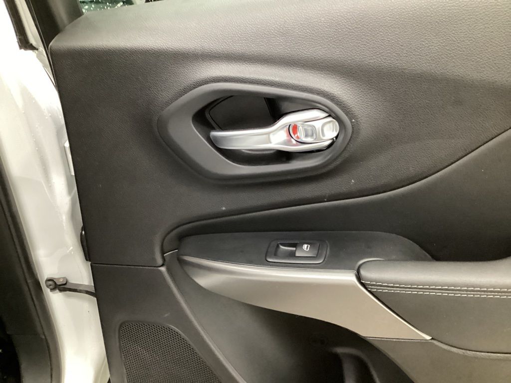 Used 2020 Jeep Cherokee SUV