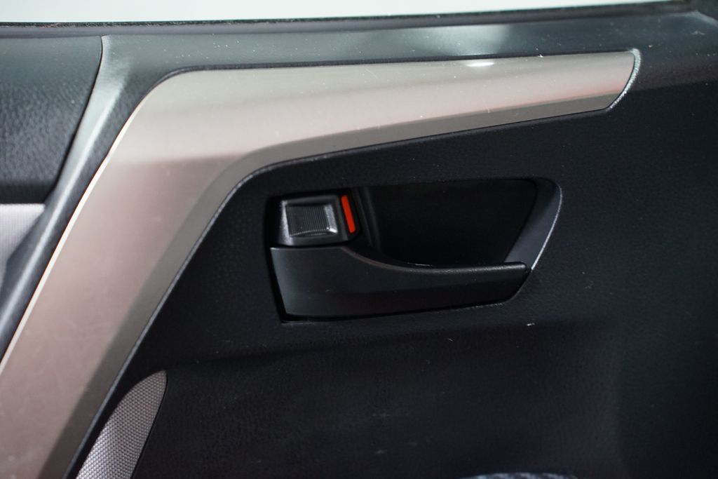 Thumbnail: 2014 Toyota RAV4 - 27