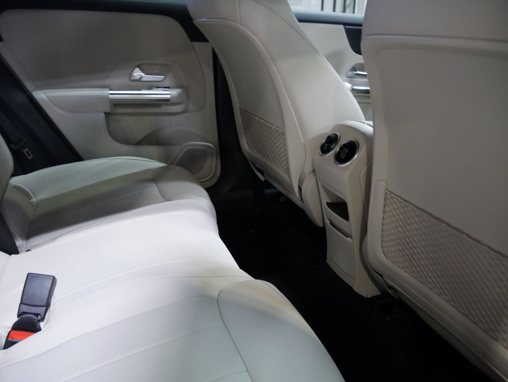 Thumbnail: 2026 Mercedes-Benz GLA - 32