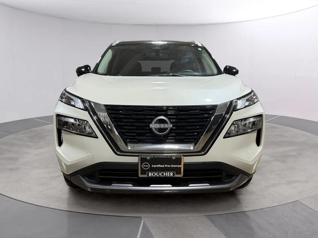 Certified Used 2023 Pearl White Tricoat/Super Black Nissan SL image 8