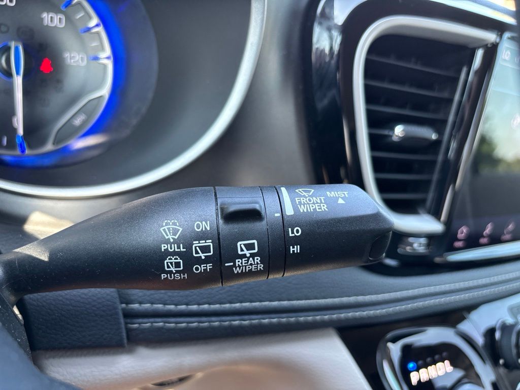 Used 2022 Chrysler Pacifica Van