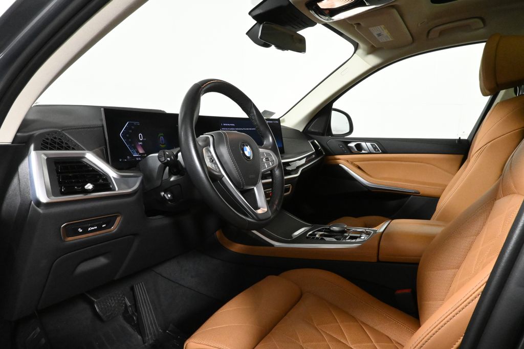 Thumbnail: 2024 BMW X7 - 14