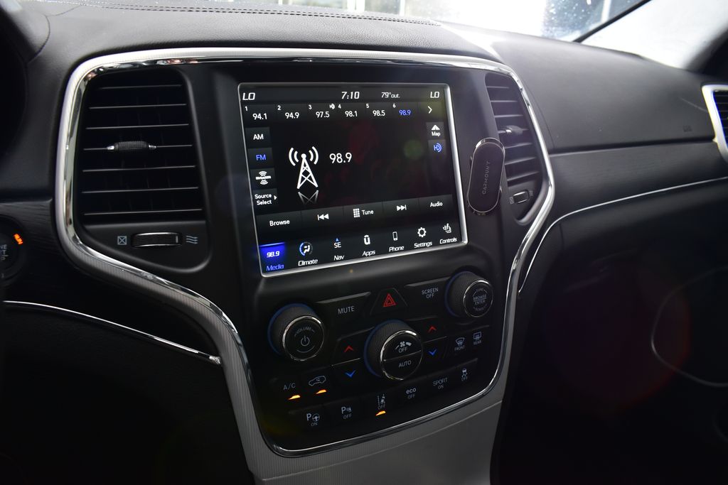 Thumbnail: 2018 Jeep Grand Cherokee - 17