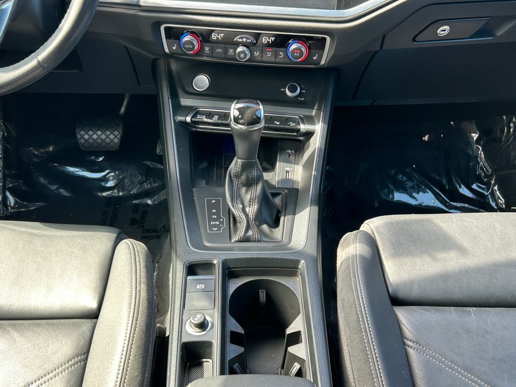 Thumbnail: 2020 Audi Q3 - 25