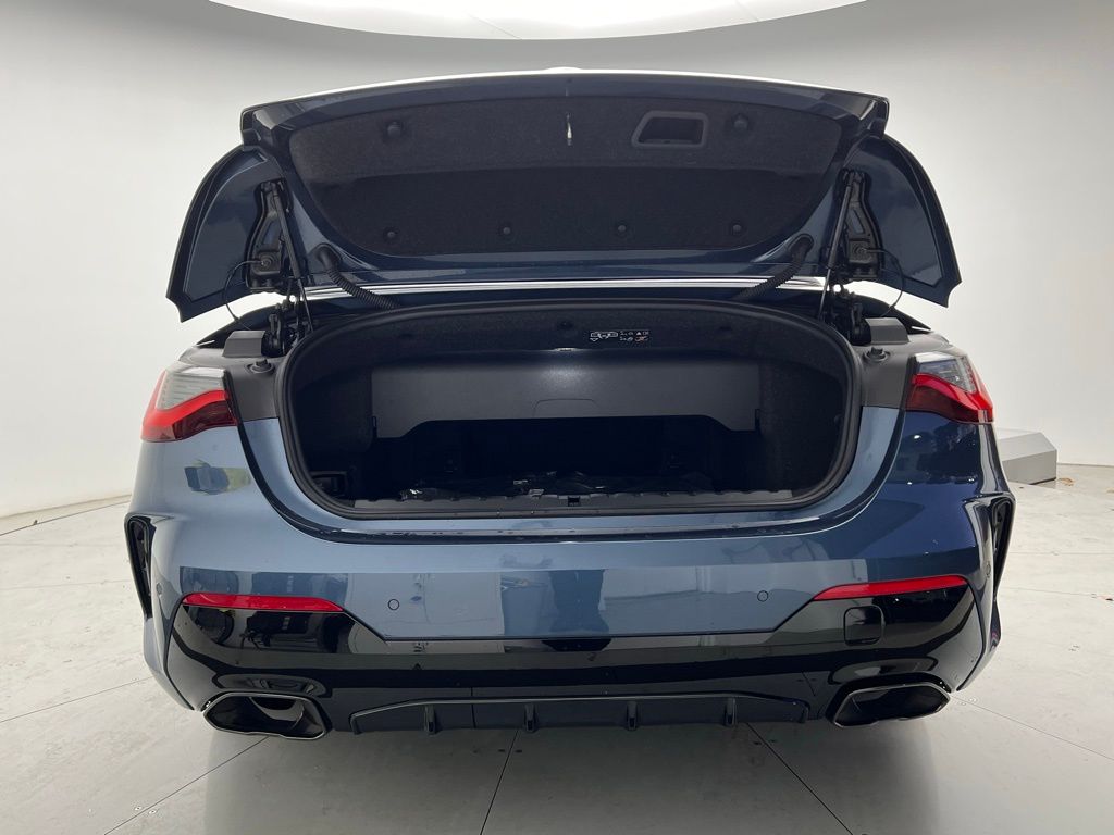 Thumbnail: 2024 BMW 4 Series - 9