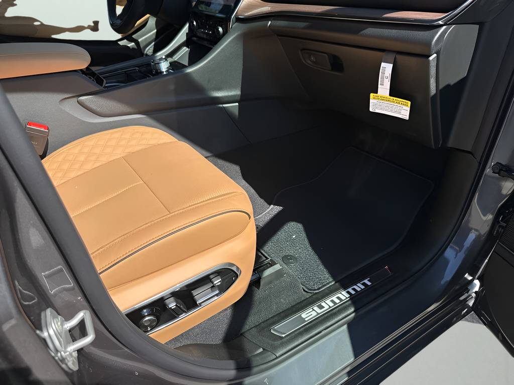 New Car 2025 Jeep Grand Cherokee  Summit For Sale Under $70,000 In Austin, Texas
