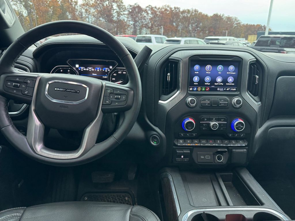 2023 GMC Sierra 2500HD Denali 9