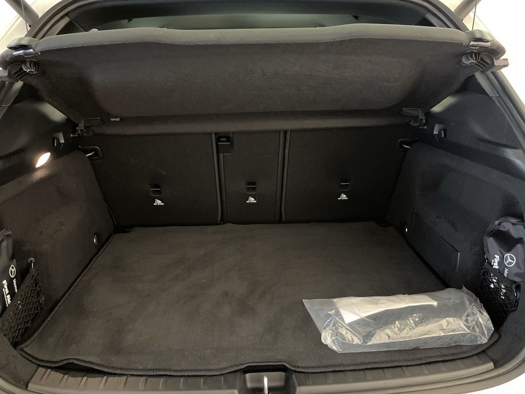 Thumbnail: 2025 Mercedes-Benz GLA - 26